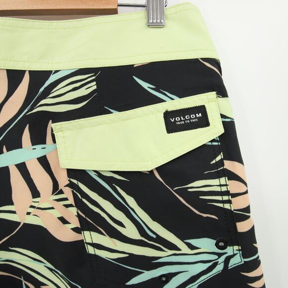 Volcom Boardshorts Swim Trunks Peach Palm Leaf Print 4 Way Stretch Size 31 NWT - Picture 10 of 13